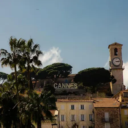 Deux Pieces Au Suquet * Cannes